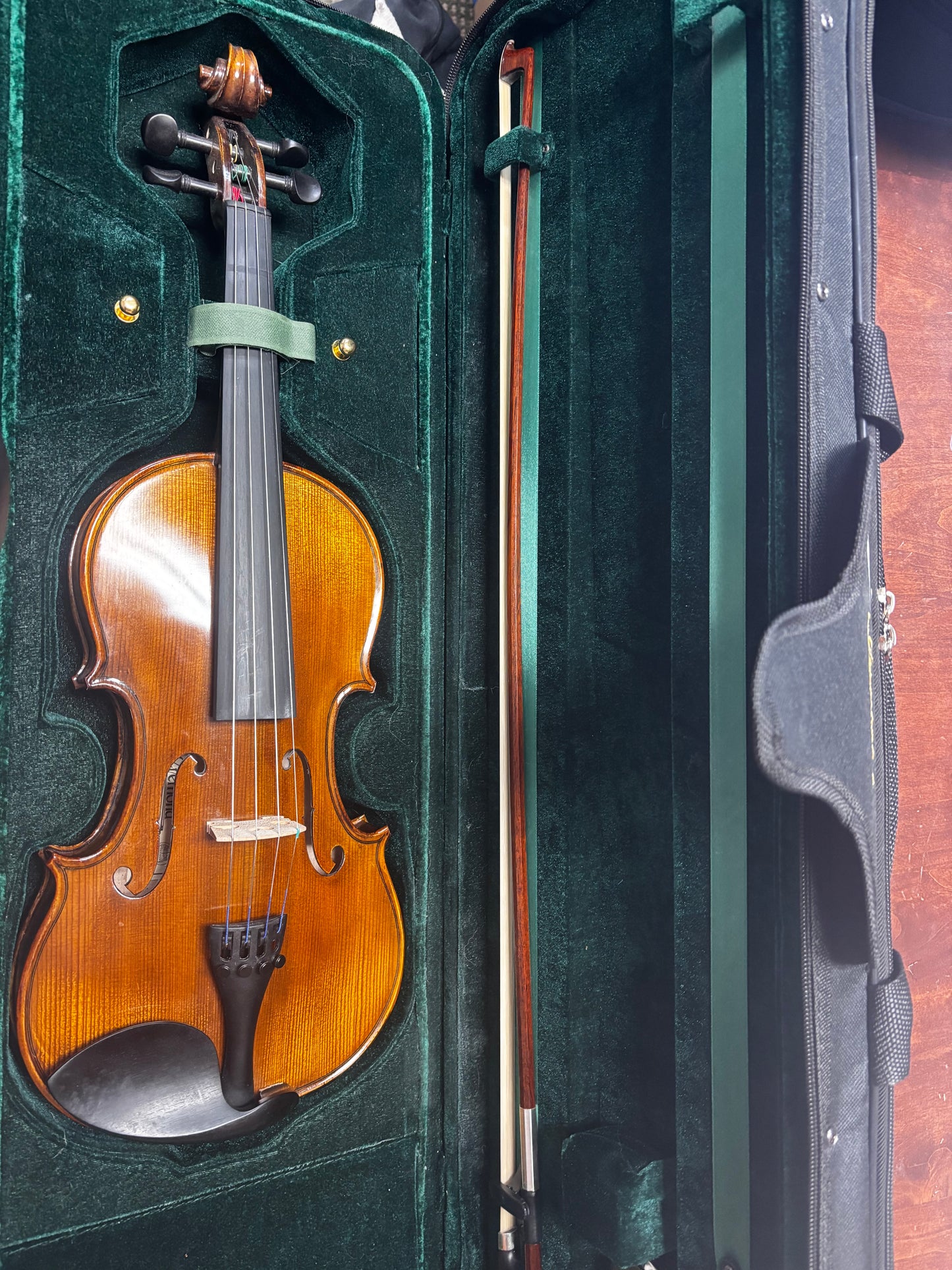 Used Cremona SV-500 4/4 Violin