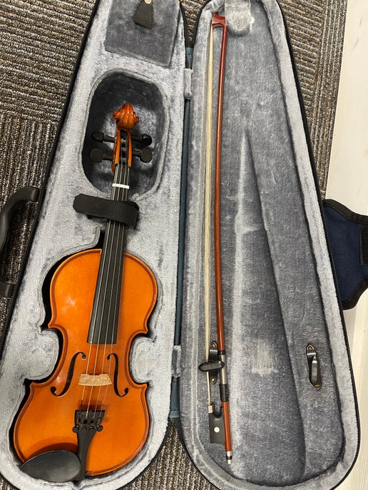 Used SV-100 Violin 1/8th size